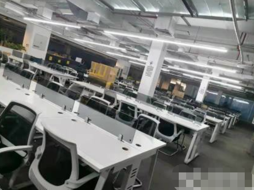 厂家直销办公家具办公桌电脑桌会议桌文件柜隔断等 (图1) 厂家直销办公家具办公桌电脑桌会议桌文件柜隔断等 (图1)